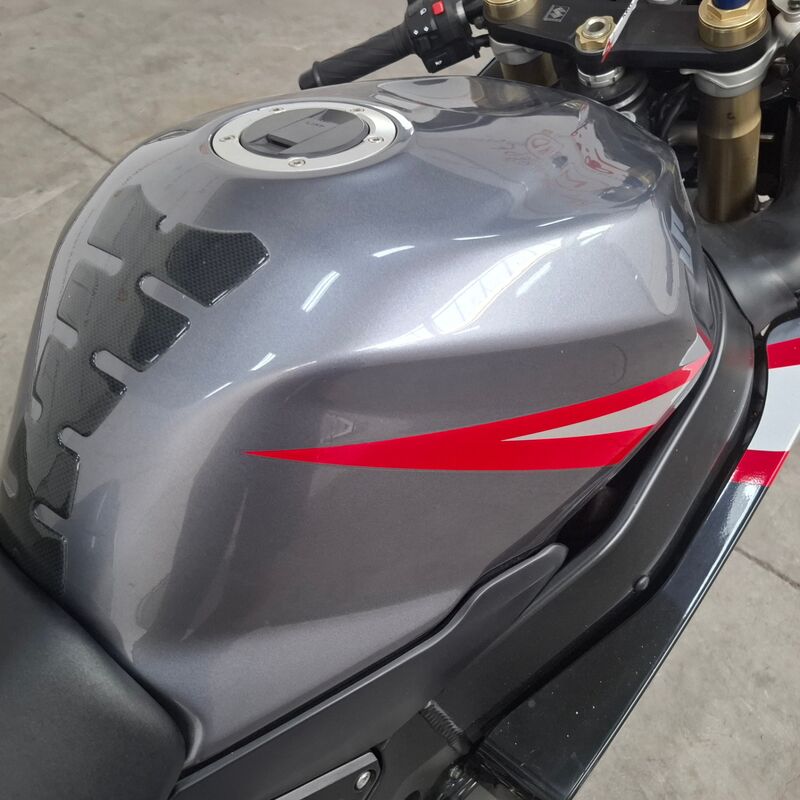 Motorfiets, Suzuki, GSX R 750, 2004 – foto 9 – kavel bij Domeinen Roerende Zaken, Soesterberg