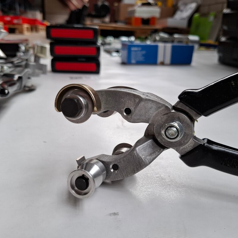 Kabelmantel striptang Alroc, F-72160 Tuffe – foto 2 – kavel bij Onlineveilingmeester, Winsum