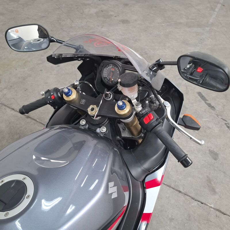 Motorfiets, Suzuki, GSX R 750, 2004 – foto 7 – kavel bij Domeinen Roerende Zaken, Soesterberg