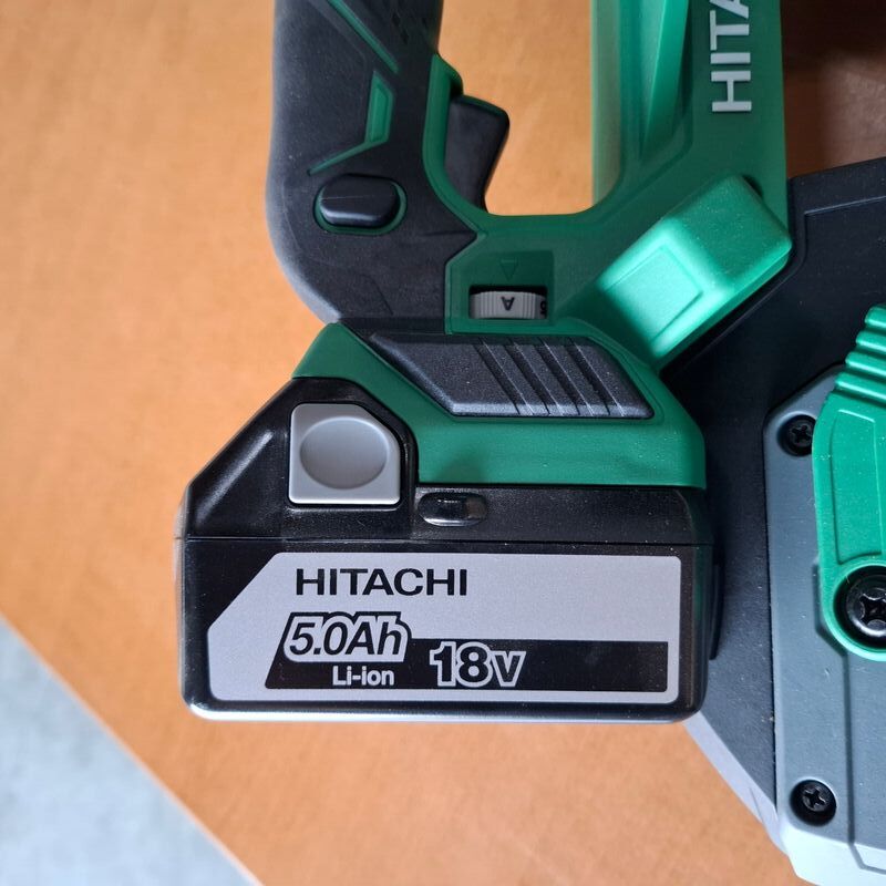 Accu bandzaag Hitachi, CB 18DBL, bouwjaar 2015 – foto 7 – kavel bij Onlineveilingmeester, Winsum