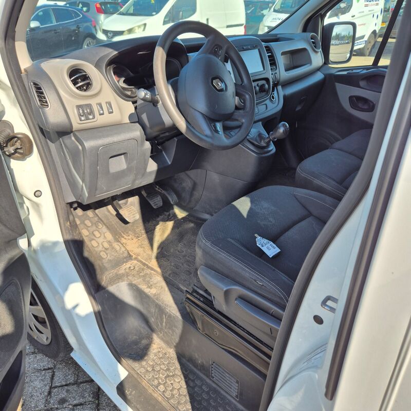 Bedrijfsauto, Renault, Trafic 1.6 dCi T29 L2H1, 2018 – foto 10 – kavel bij Domeinen Roerende Zaken, Soesterberg
