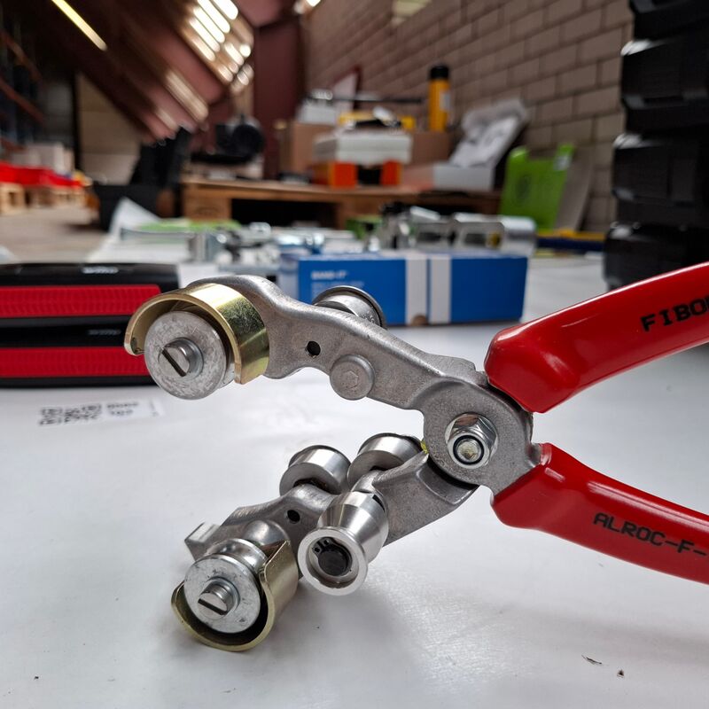 Kabelmantel striptang Alroc, F-72160 Tuffe – foto 2 – kavel bij Onlineveilingmeester, Winsum
