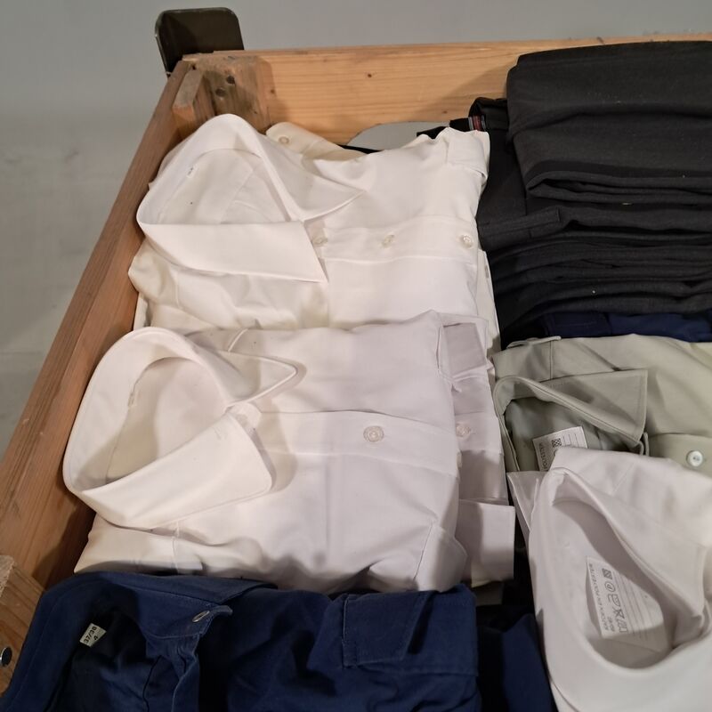 Partij diverse kleding – foto 7 – kavel bij Domeinen Roerende Zaken, Groningen