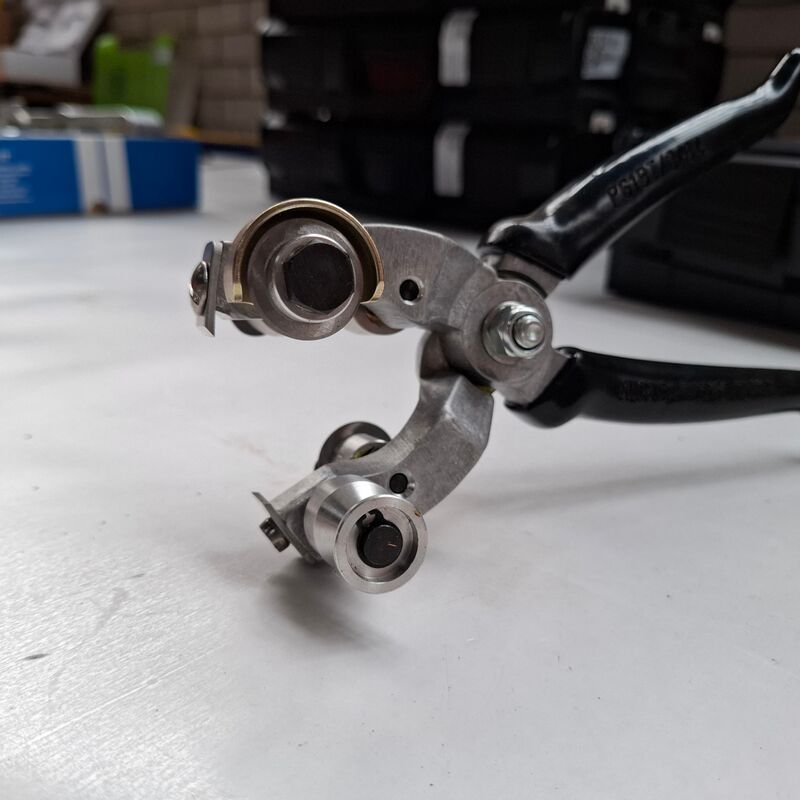Kabelmantel striptang Alroc, F-72160 Tuffe – foto 3 – kavel bij Onlineveilingmeester, Winsum