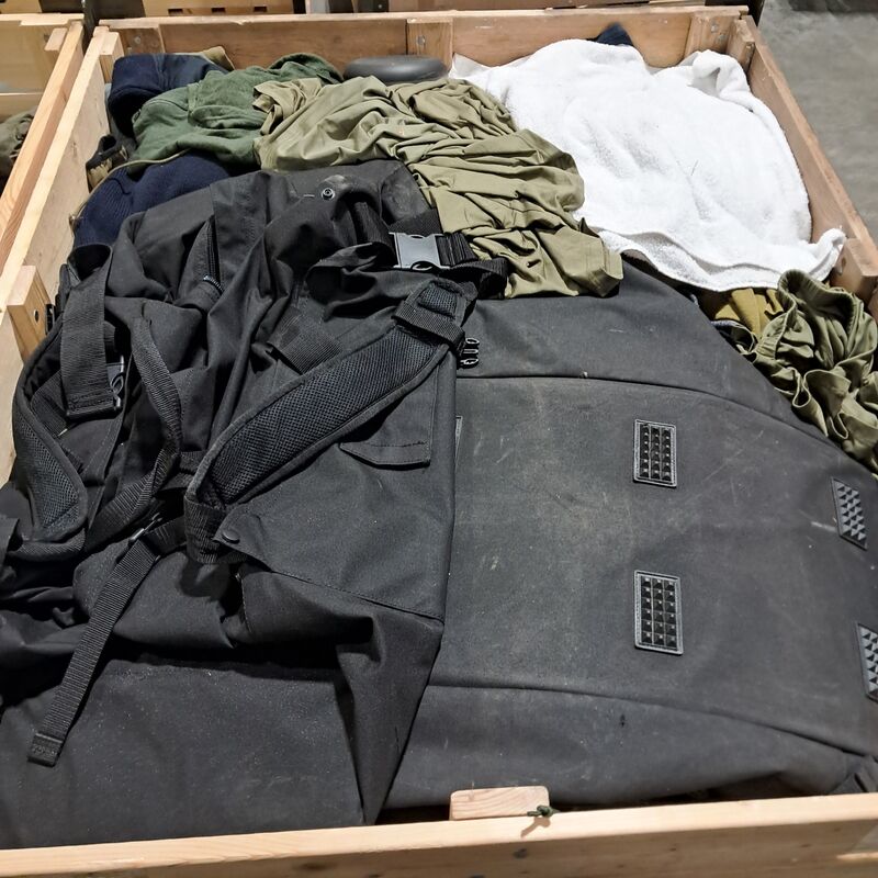 Persoonlijke uitrusting en kleding defensie – foto 5 – kavel bij Domeinen Roerende Zaken, Groningen