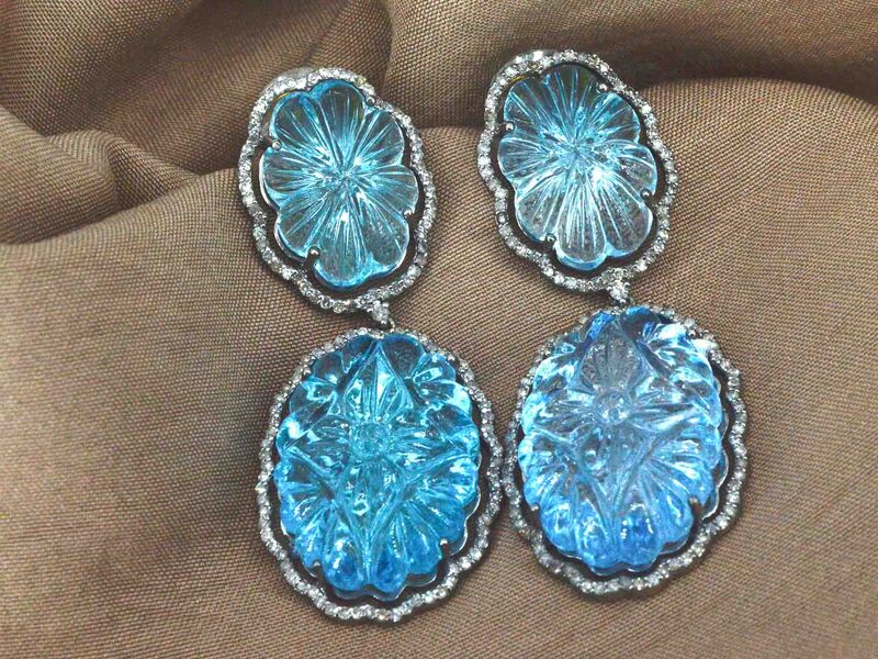 Bijzondere oorbellen met natuurlijke edelstenen en diamant – foto 7 – kavel bij Onlineveilingmeester