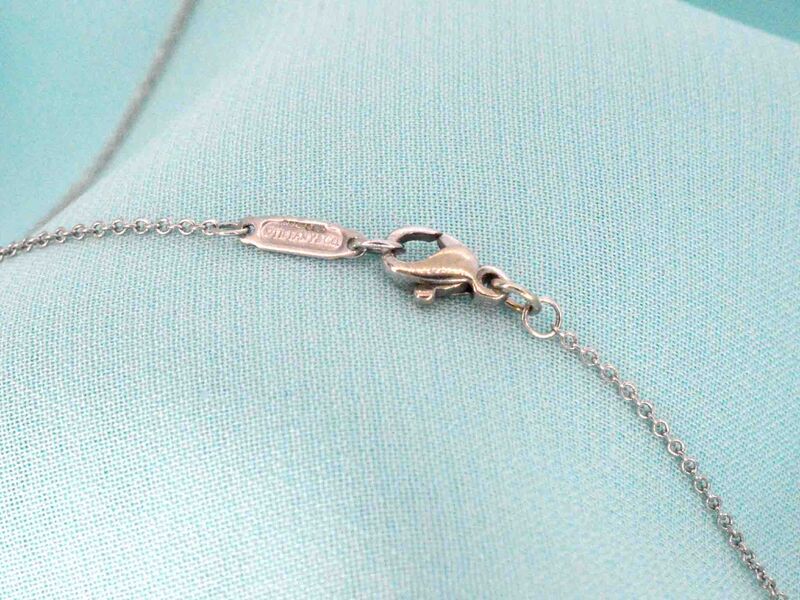 Tiffany & Co - Platina solitaire halscollier met een natuurlijke diamant – foto 6 – kavel bij Onlineveilingmeester
