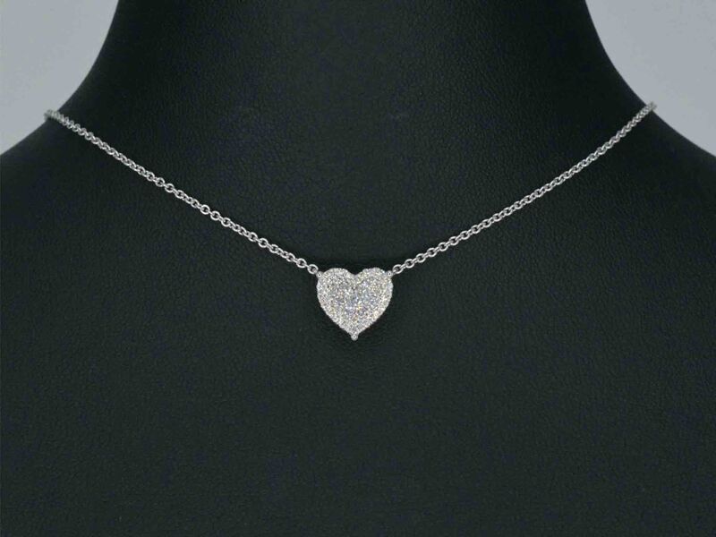 Witgouden hartvormige hanger en collier vol met diamanten – foto 9 – kavel bij Onlineveilingmeester