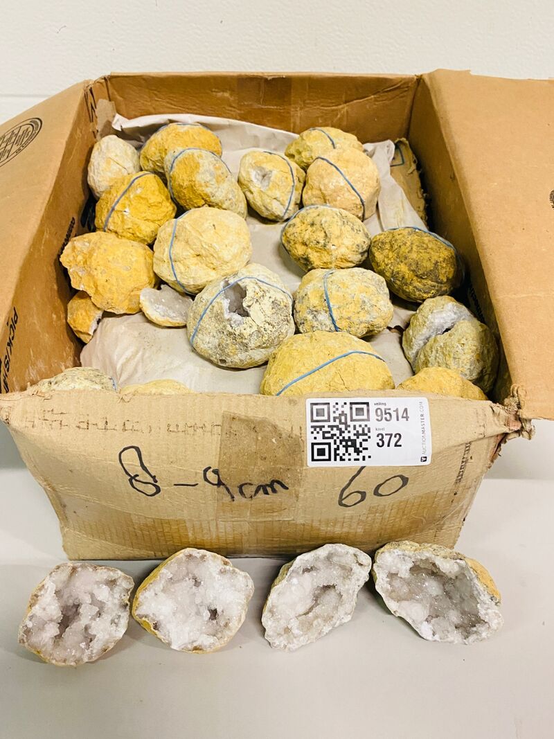 Ca. 60x Bergkristal geodes – kavel bij Onlineveilingmeester, Gramsbergen