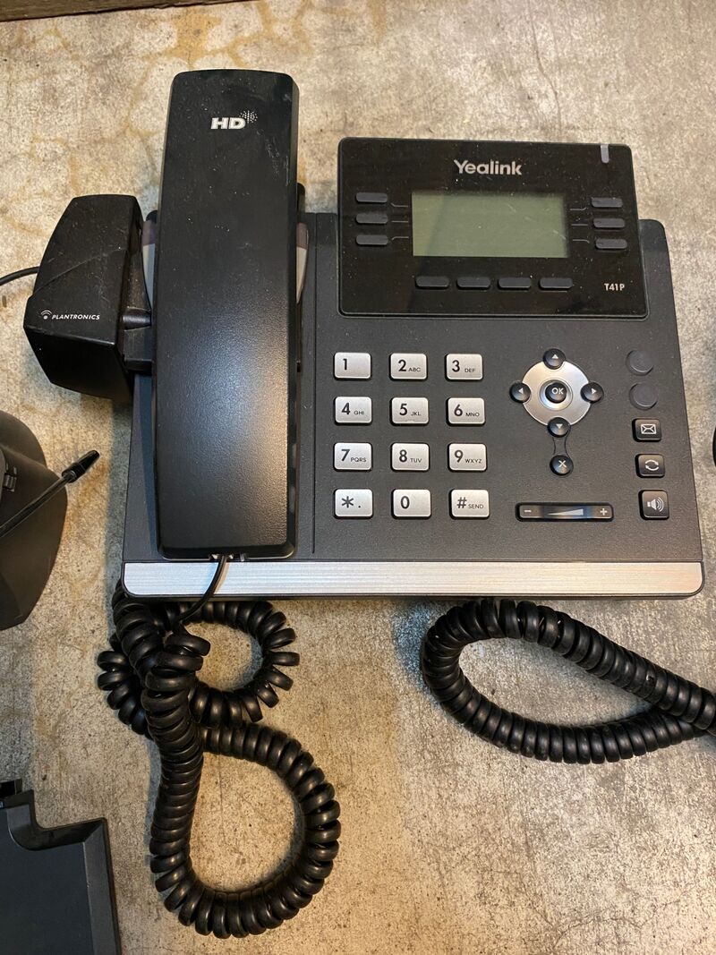 Telefooncentrale Yealink SIP-T41P met headsets – foto 3 – kavel bij Onlineveilingmeester, Gramsbergen