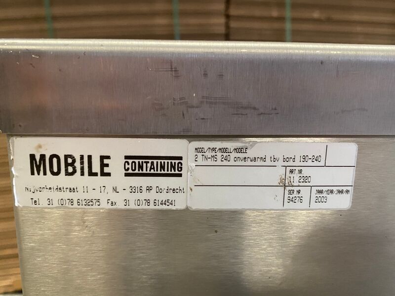 3x Borden en dienblad stapelaars, Mobile Cantaining – foto 3 – kavel bij Onlineveilingmeester, Gramsbergen