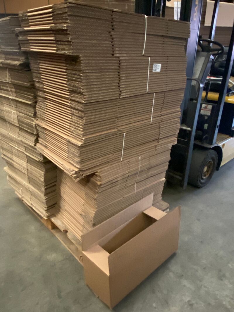 Ca. 105x Verzenddozen, dubbelgolf, 2 maten – kavel bij Onlineveilingmeester, Gramsbergen