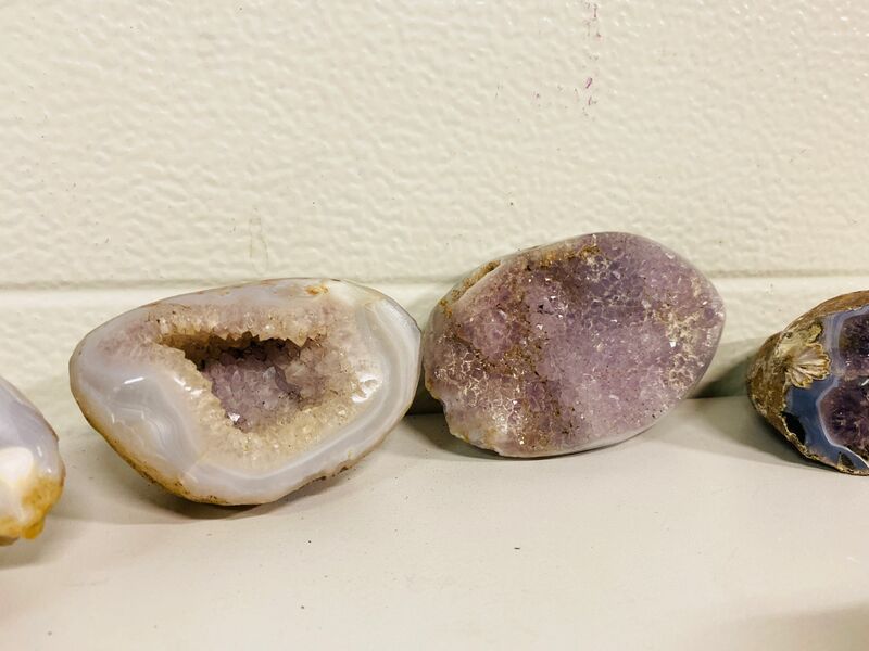 4x Amethist / chalcedoon geode – foto 3 – kavel bij Onlineveilingmeester, Gramsbergen