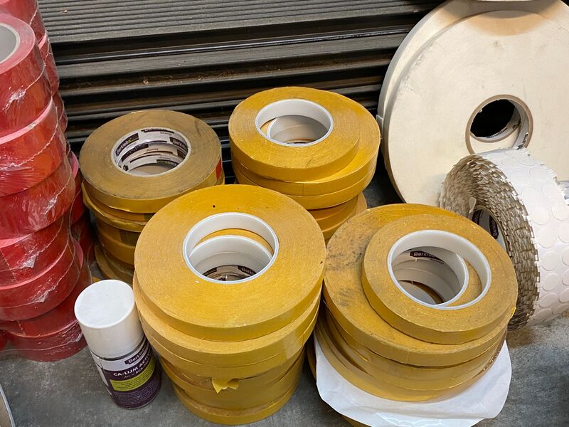 Partij plakband en dubbelzijdig tape ne elastiek – foto 7 – kavel bij Onlineveilingmeester, Gramsbergen