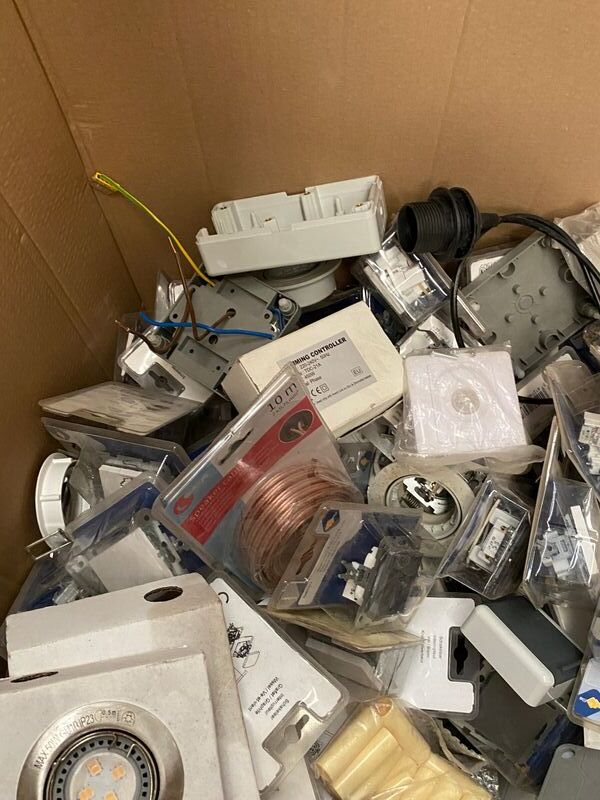 Grote hoeveelheid installatiemateriaal – foto 6 – kavel bij Onlineveilingmeester, Gramsbergen
