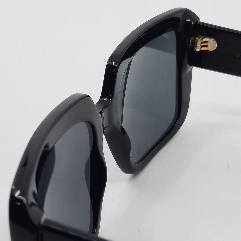 Zonnebril, Versace, MOD. 4384-B – foto 8 – kavel bij Domeinen Roerende Zaken, Groningen