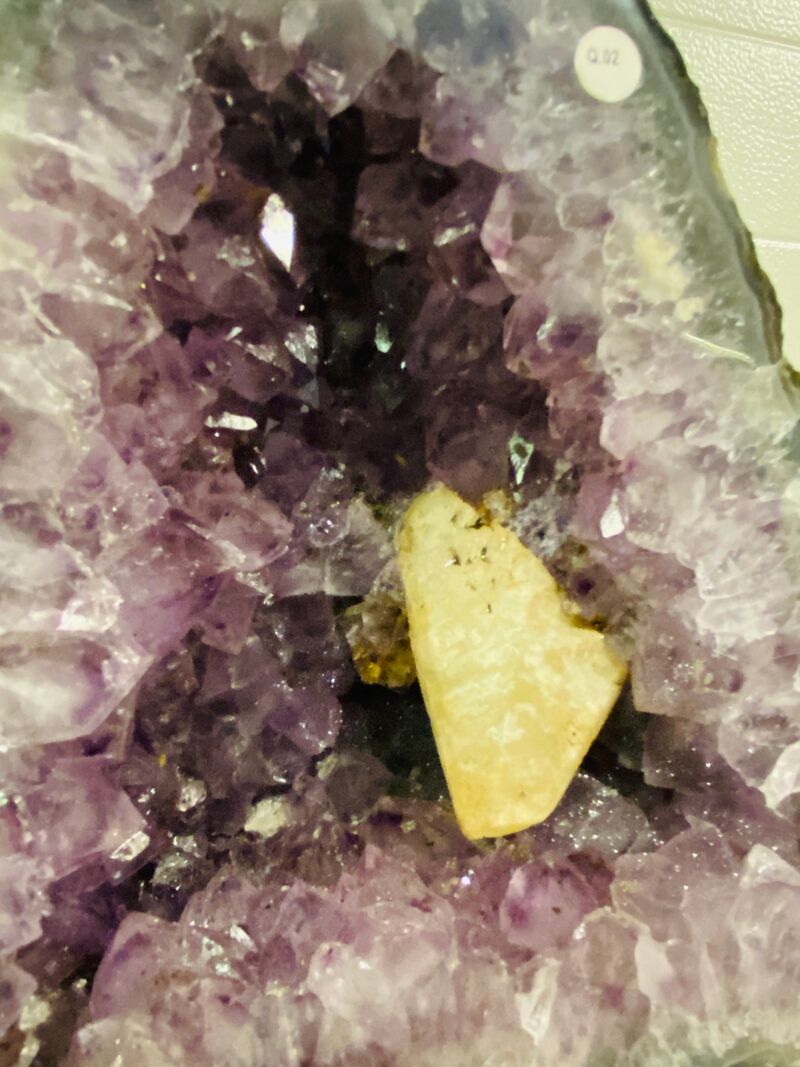 Amethist geode met Calciet kristal – foto 4 – kavel bij Onlineveilingmeester, Gramsbergen