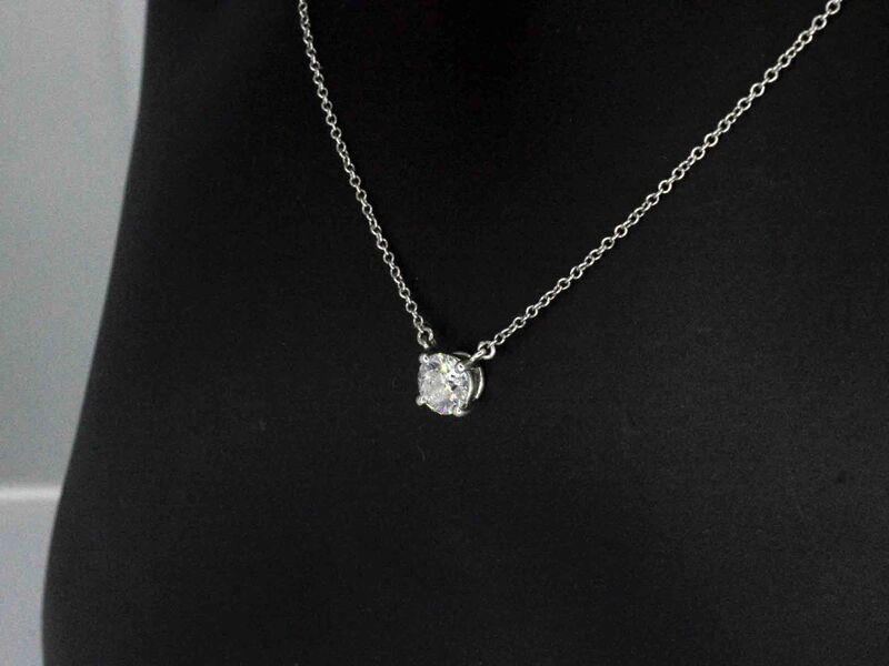 Tiffany & Co - Platina solitaire halscollier met een natuurlijke diamant – foto 3 – kavel bij Onlineveilingmeester