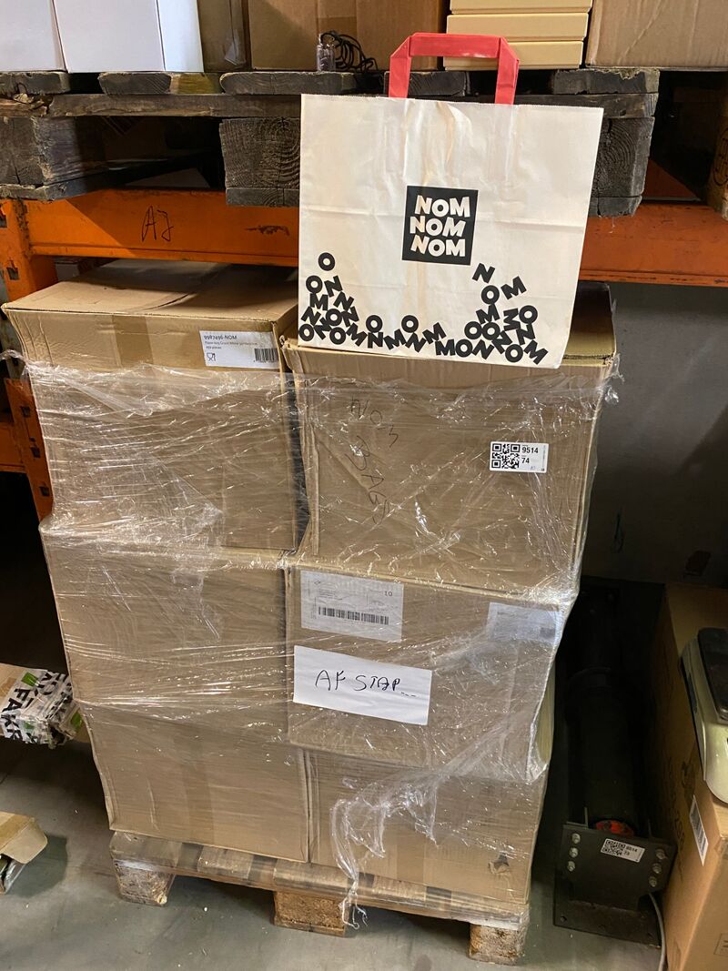 Ca. 10x Dozen a 250 stuks papieren draagtassen, groot – foto 2 – kavel bij Onlineveilingmeester, Gramsbergen