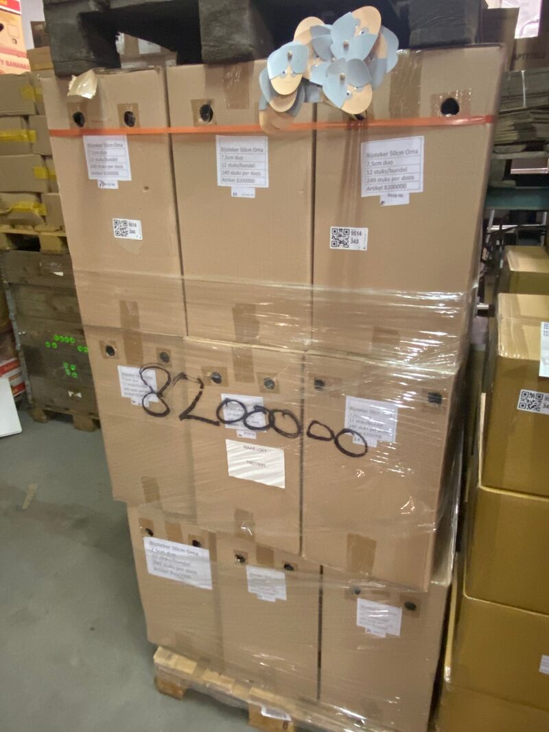 Ca. 2150x Bijsteker 50 cm oma, Sarah – kavel bij Onlineveilingmeester, Gramsbergen