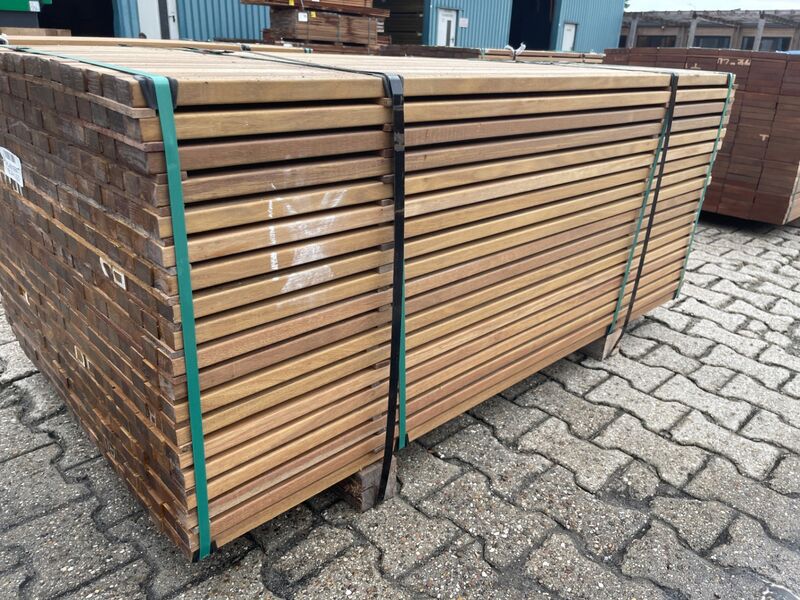 Ca. 418x Guayana Ipé Latten Geschaafd, 25x40mm, lengte 155cm – foto 2 – kavel bij Onlineveilingmeester