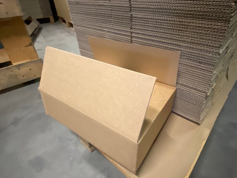 Ca. 450x Verzenddozen, bruin, 40x30x12cm – foto 2 – kavel bij Onlineveilingmeester, Gramsbergen