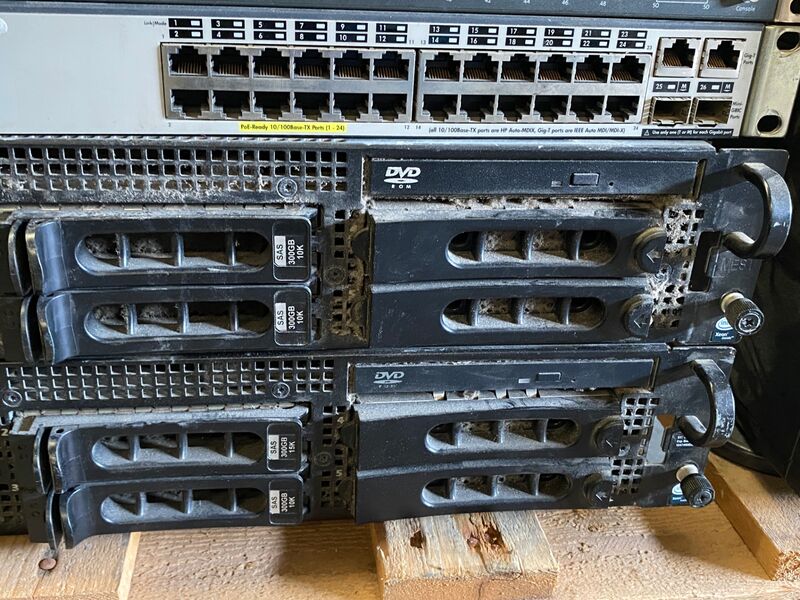 Diverse Netwerkswitches en rackservers – foto 4 – kavel bij Onlineveilingmeester, Gramsbergen