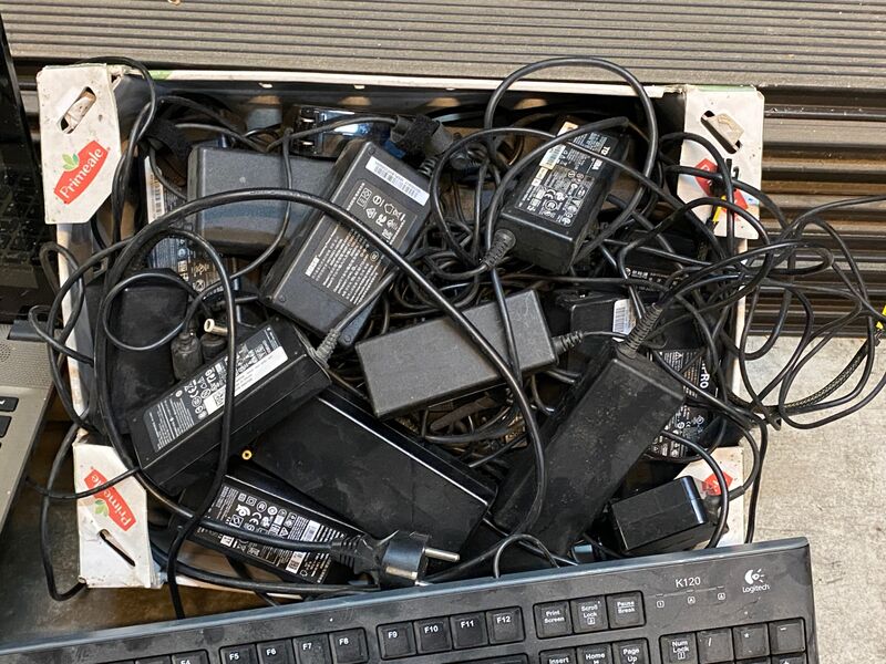 Verzameling computeronderdelen – foto 3 – kavel bij Onlineveilingmeester, Gramsbergen