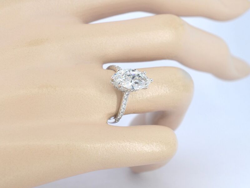 Witgouden solitaire ring met een marquise diamant van 2.00 carat met hidden Halo – foto 2 – kavel bij Onlineveilingmeester