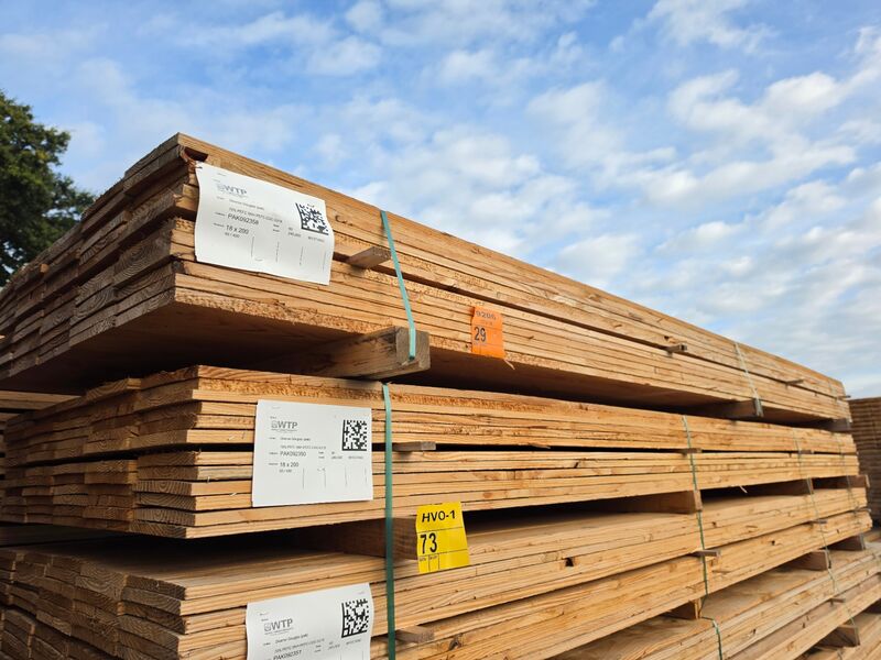 Ca. 60x Douglas Planken Fijnbezaagd, 18x200mm, lengte 400cm – foto 4 – kavel bij Onlineveilingmeester