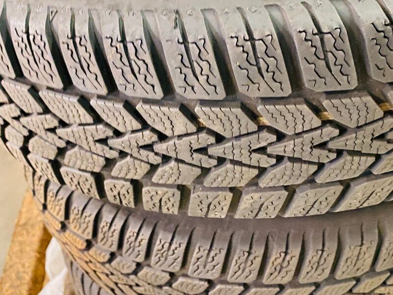 Set winterbanden, Dunlop, 165/7OR14, Volkswagen Up – foto 6 – kavel bij Onlineveilingmeester, Gramsbergen