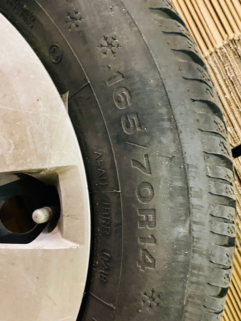 Set winterbanden, Dunlop, 165/7OR14, Volkswagen Up – foto 5 – kavel bij Onlineveilingmeester, Gramsbergen