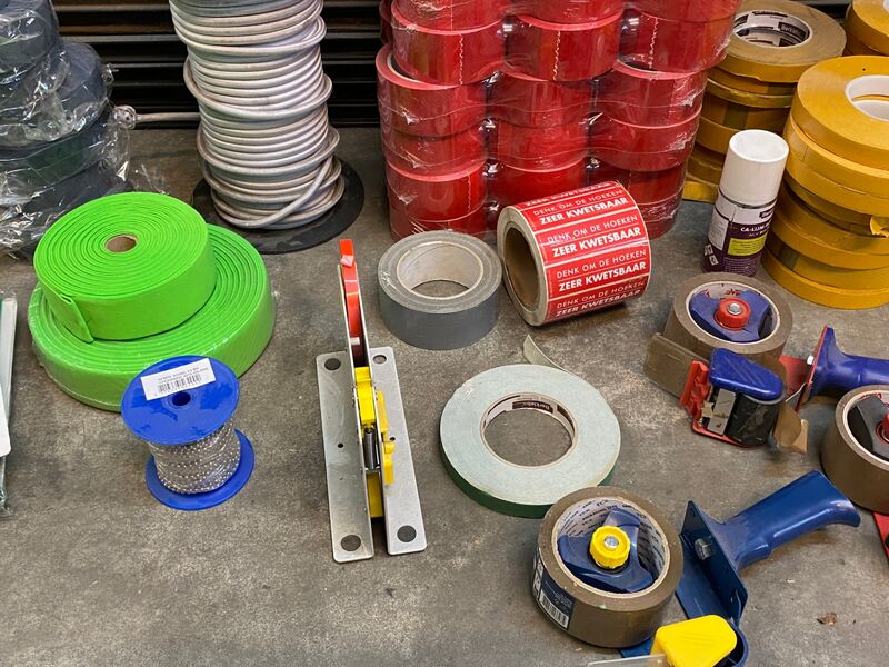 Partij plakband en dubbelzijdig tape ne elastiek – foto 4 – kavel bij Onlineveilingmeester, Gramsbergen