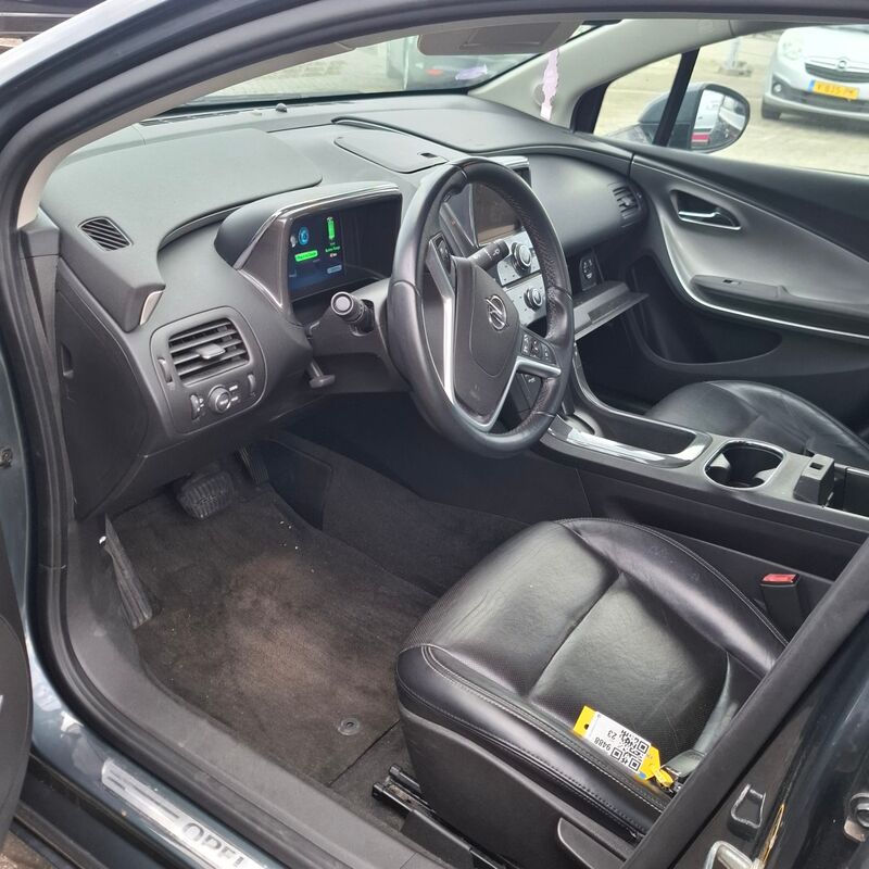 Personenauto, Opel, Ampera, 1.4, 2012 – foto 7 – kavel bij Domeinen Roerende Zaken, Soesterberg