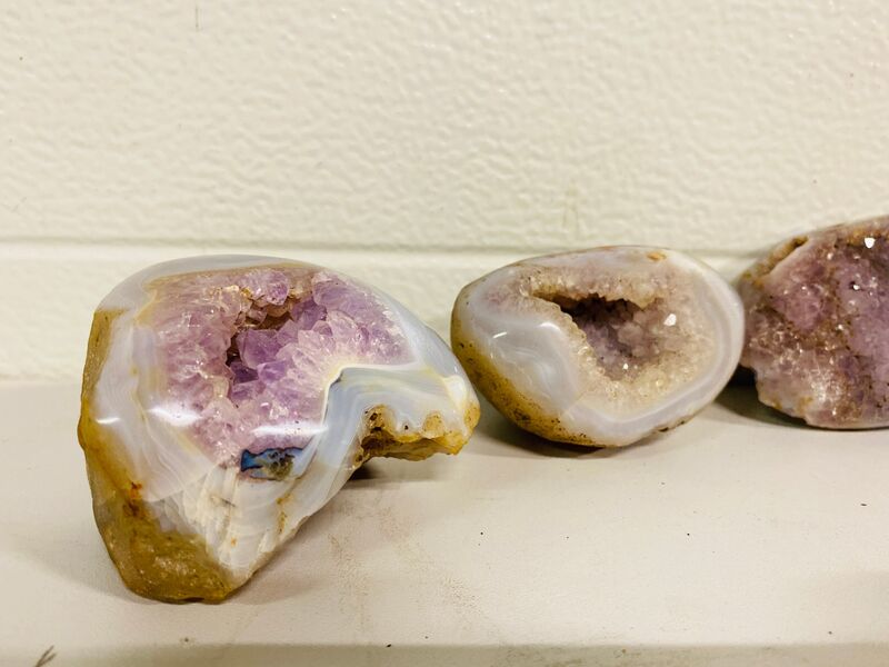 4x Amethist / chalcedoon geode – foto 4 – kavel bij Onlineveilingmeester, Gramsbergen