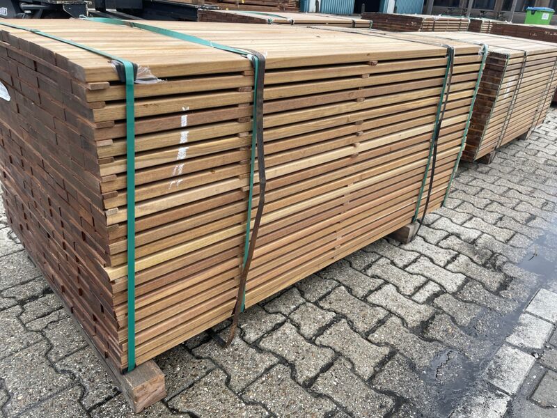 Ca. 273x Guayana Ipé Planken Geschaafd, 25x70mm, lengte 155cm – foto 2 – kavel bij Onlineveilingmeester