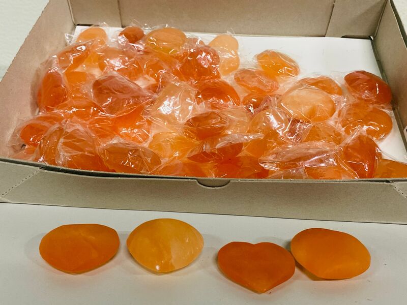 Ca. 50x Seleniet hartjes, oranje – kavel bij Onlineveilingmeester, Gramsbergen