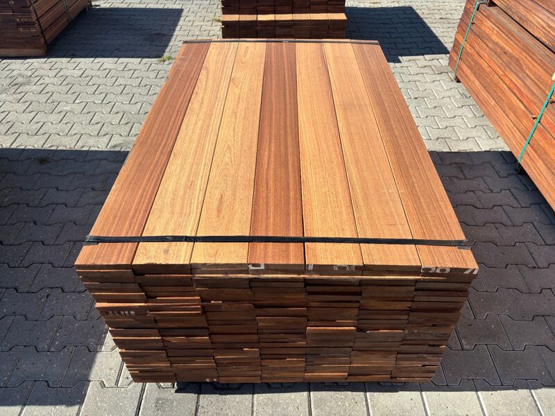 Ca. 189x Guyana Teak Planken Geschaafd, 21x145mm, lengte 155cm – kavel bij Onlineveilingmeester