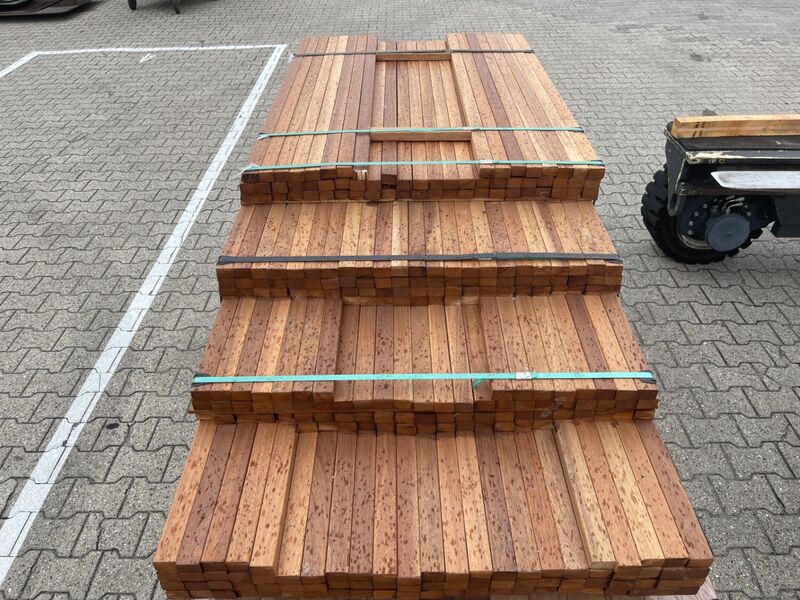 Ca. 196x Guyana Teak Latten Geschaafd, 27x40mm, lengte 245-335cm – kavel bij Onlineveilingmeester