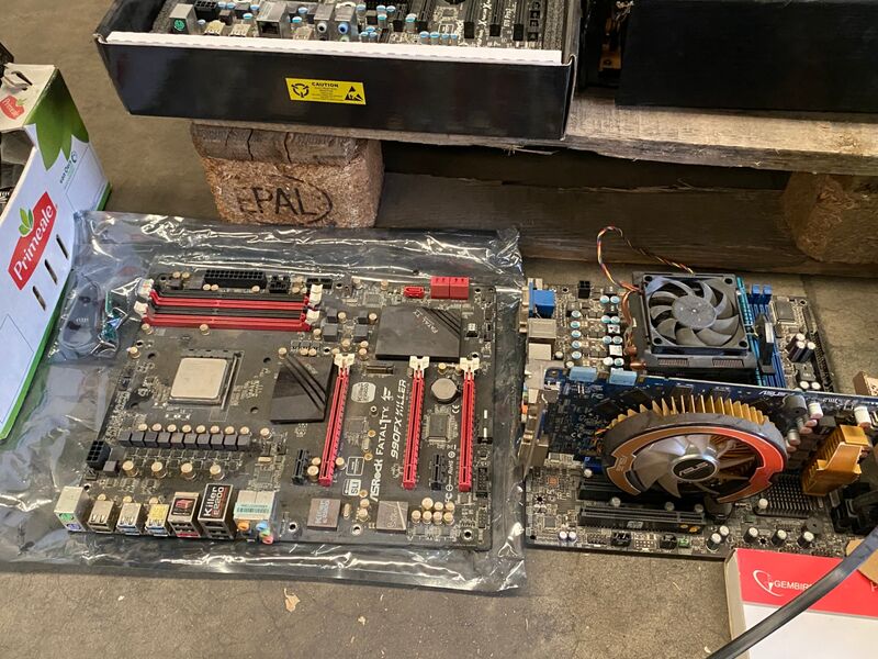Verzameling computeronderdelen – foto 6 – kavel bij Onlineveilingmeester, Gramsbergen