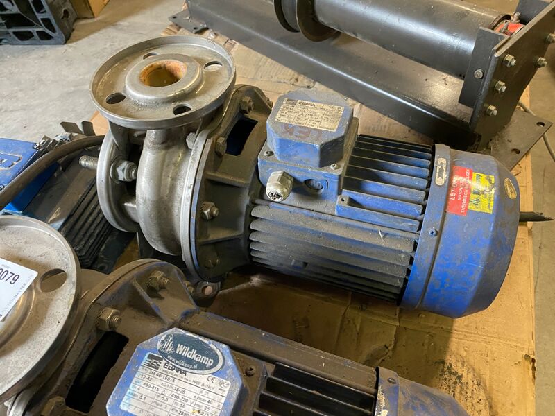 2x Normaal zuigende centrifugaalpomp, Ebara – foto 3 – kavel bij Onlineveilingmeester, Gramsbergen