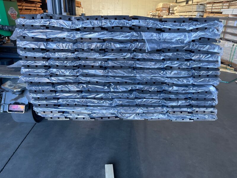 Ca. 100x Grenen Design Profiel Zwart Gecoat, 21x145mm, lengte 450cm – foto 3 – kavel bij Onlineveilingmeester