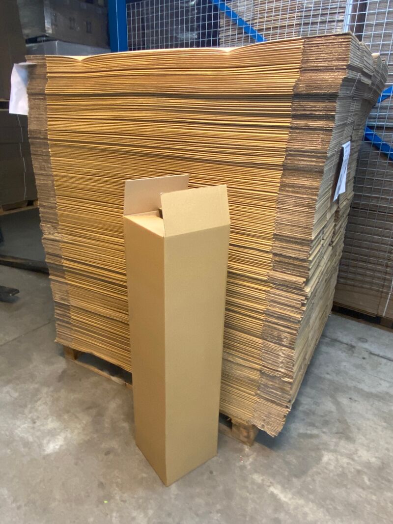 Ca. 250x Kokerdozen, bruin, 25x25x105cm – kavel bij Onlineveilingmeester, Gramsbergen