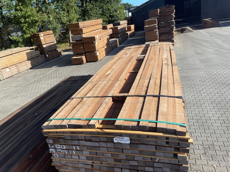 Ca. 232x Guyana Teak Latten Fijnbezaagd, 32x50mm, lengte 215/275cm, 17/305cm – kavel bij Onlineveilingmeester