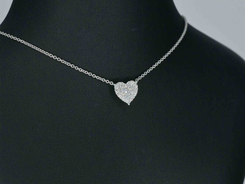 Witgouden hartvormige hanger en collier vol met diamanten – foto 4 – kavel bij Onlineveilingmeester