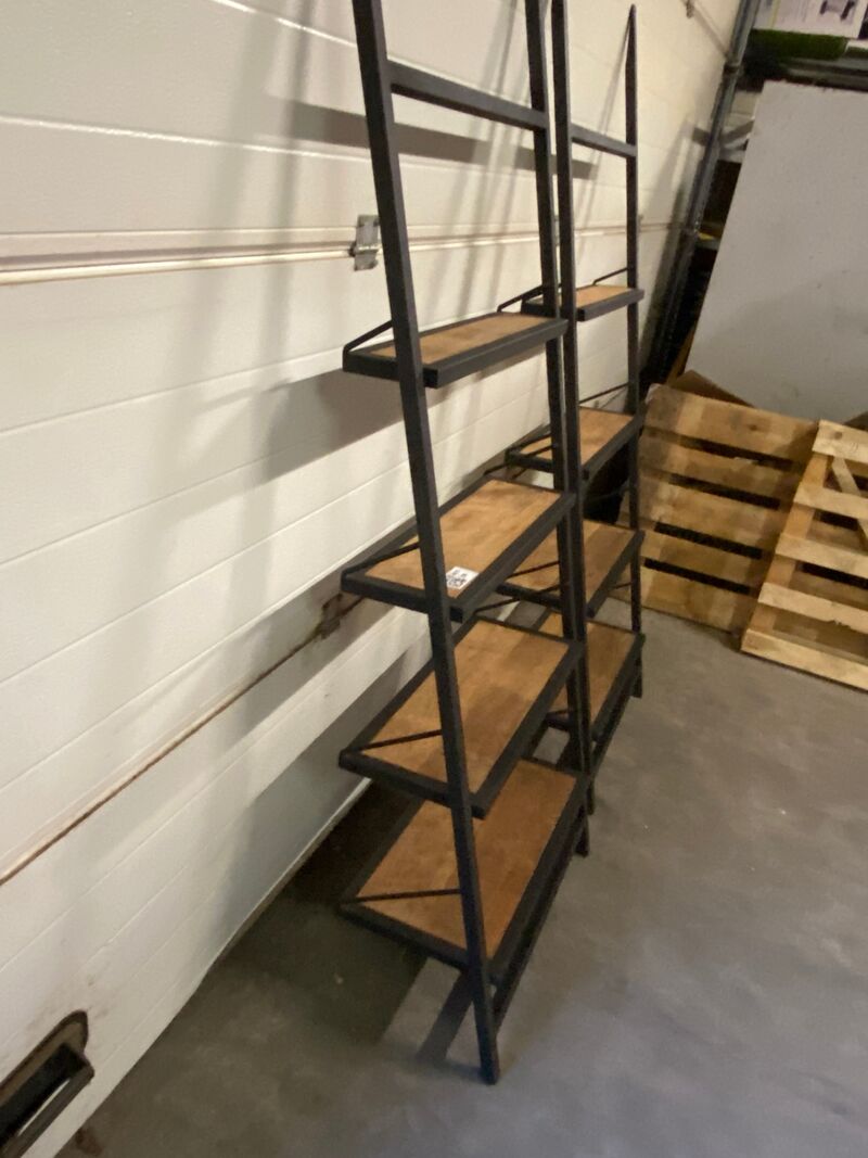 2x Boekenrek oud teak, Sanders Meubelland – foto 3 – kavel bij Onlineveilingmeester, Gramsbergen
