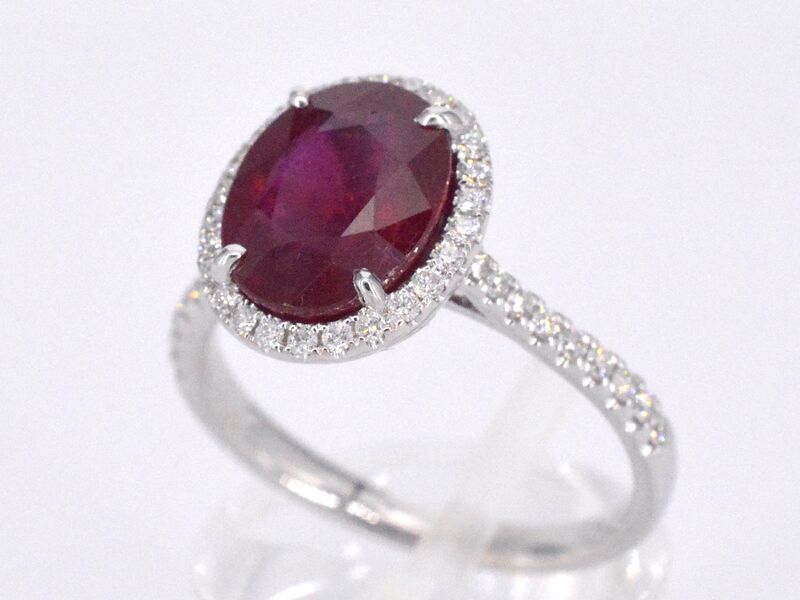 Witgouden entourage ring met diamanten en robijn – foto 4 – kavel bij Onlineveilingmeester