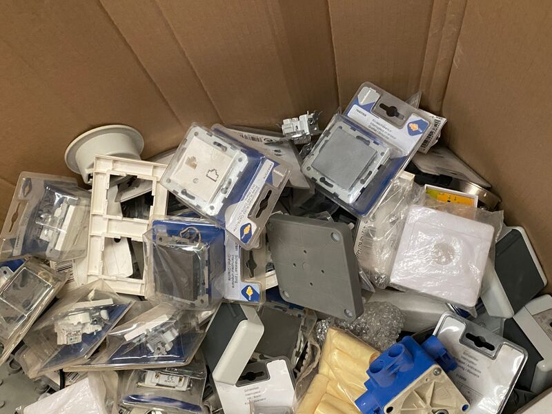 Grote hoeveelheid installatiemateriaal – foto 5 – kavel bij Onlineveilingmeester, Gramsbergen