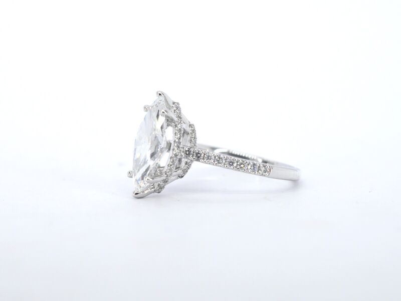 Witgouden solitaire ring met een marquise diamant van 2.00 carat met hidden Halo – foto 4 – kavel bij Onlineveilingmeester