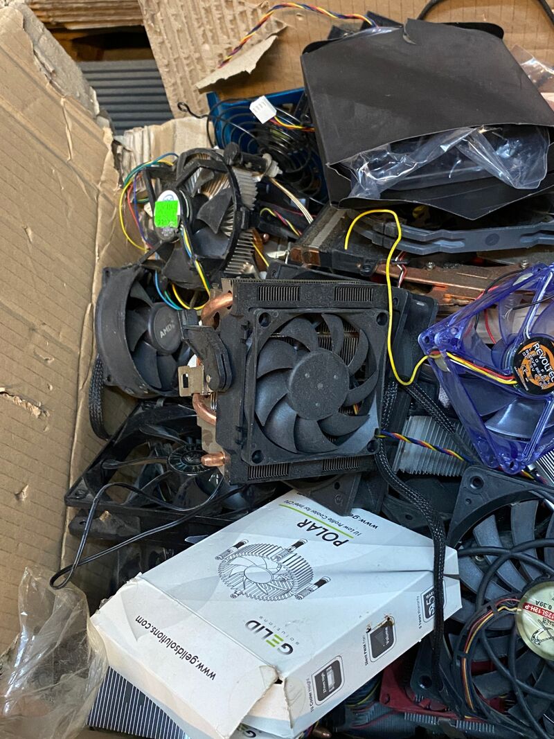Partij computerkoeling en ventilatoren – foto 9 – kavel bij Onlineveilingmeester, Gramsbergen